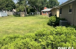 901 W WESTWOOD Drive, Peoria, IL 61614
