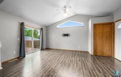 4801 S Galway Ave, Sioux Falls, SD 57106