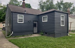 19171 Kenosha Street, Harper Woods, MI 48225