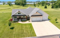 183 Lake Ridge Dr, Wentworth, SD 57075