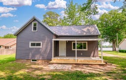 7441 W Lutes Dr, Warsaw, IN 46582
