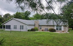 22 Vienna Woods Drive, Eldon, MO 65026