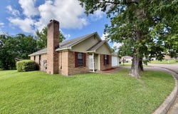 102 Marys Cove, Clinton, MS 39056