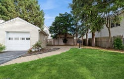 552 Passaic Ave, Kenilworth Boro, NJ 07033-1809