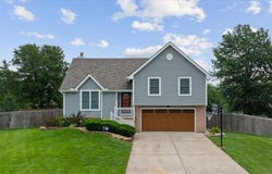 101 Shasta Daisy Drive, Smithville, MO 64089