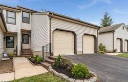 303 Larch Ct, Raritan Twp., NJ 08822-3133