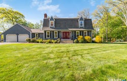 20 Whitefield Drive, Trumbull, CT 06611