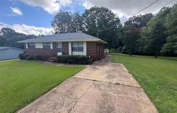 4221 Tawannah Circle E, Hokes Bluff, AL 35903