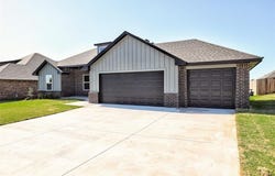 2020 W Flintlock Way, Mustang, OK 73064