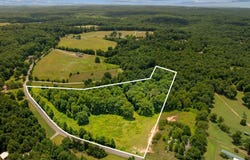 W Lake Rd, Sparta, TN 38583