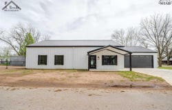 701 PARK STREET, Burkburnett, TX 76354
