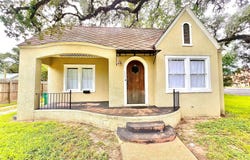 526 S Jefferson ST, La Grange, TX 78945