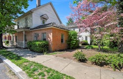 307 E MAIN STREET, LITITZ, PA 17543