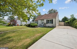 205 LINDSEY AVENUE, RUNNEMEDE, NJ 08078