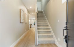 10121 SE 72ND Ave, Milwaukie, OR 97222
