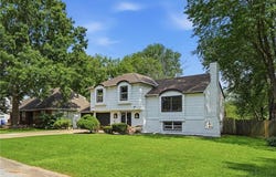 6901 E 127th Terrace, Grandview, MO 64030