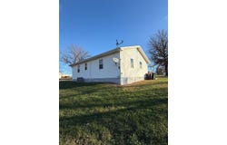 101 S Garfield Street, Mount Ayr, IA 50854