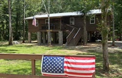 1347 Eagles Point, Surrency, GA 31563
