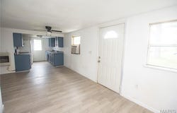 15 S 13th Street, Wood River, IL 62095