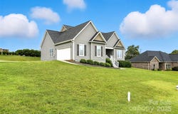 1903 46th Avenue Drive NE, Hickory, NC 28601