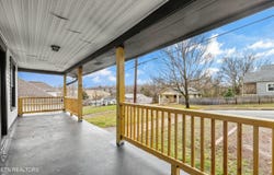 521 Mountain View Ave, Maryville, TN 37803