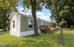 86 MOBILE DRIVE, THOMASVILLE, PA 17364
