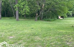 300 W Yocum Lane, Mount Pleasant, IA 52641