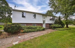 831 W Gebhard Lane, Alden, NY 14004