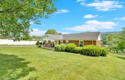 135 Lively Street, Lebanon, VA 24266