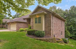 2441 S Forrest Heights Avenue, Springfield, MO 65809