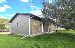 305 E 4th Ave, Miller, SD 57362