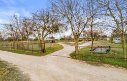 2700 AUCTION BARN, Belton, TX 76513