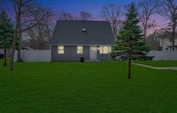 154 Meadowmere Avenue, Mastic, NY 11950
