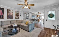 301 DEVONSHIRE Road, Washington, IL 61571