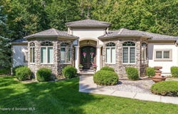 1004 Oakford Woods, Waverly, PA 18471