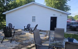 1055 E ELM Street, Canton, IL 61520