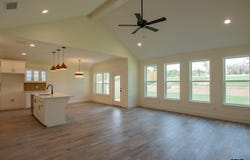 16518 Crossing Cir, Lindale, TX 75771