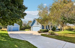 W289S3811 Wern Farm Cir W, Waukesha, WI 53189
