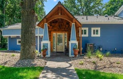 10727 Braewood Circle, Bloomington, MN 55437