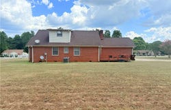 1037 Moorehead Place, Pendleton, SC 29670