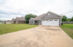 16 Maxwell Drive, Fort Mitchell, AL 36856