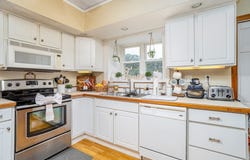 81 Union St, Leominster, MA 01453