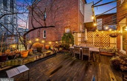 16 W READ Street, BALTIMORE, MD 21201