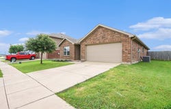 102 Williamsburg Court, Venus, TX 76084