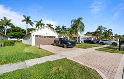 1971 OAK BERRY Circle, Wellington, FL 33414