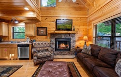 2023 Bear Creek Way, Pigeon Forge, TN 37862