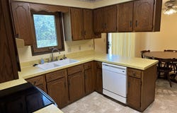 2010 W 56th Ave, Hutchinson, KS 67502