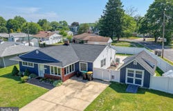 2 MEADOW LN, NEWARK, DE 19713