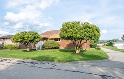 206 Mullin Ave, Mt Pleasant Boro, PA 15666