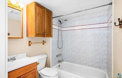 608 E 10th St, Duluth, MN 55805